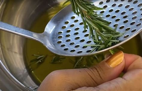 How To Make And Use An Effective Diy Rosemary Oil For Hair Upstyle