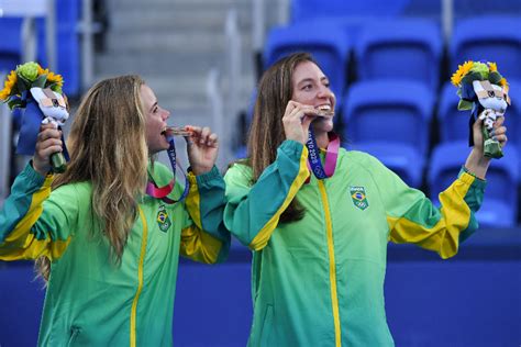 Brasil bate recorde de mulheres medalhistas em uma edição de Jogos