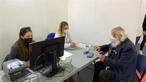 VIDEO Inaugurato L Hub Per I Vaccini Anti Covid In Fiera Musumeci