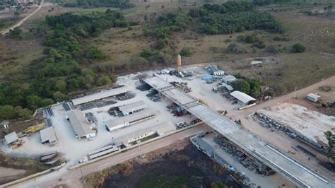 MAIS UMA VIGA NO BERÇO DO APOIO 15 AO 16 DA PONTE SOBRE O RIO ARAGUAIA