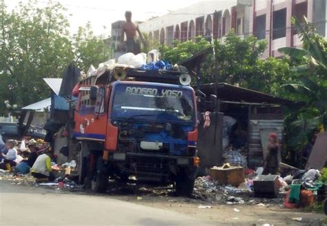 Pejabat Rutin Beli Mobil Dinas Baru Truk Sampah Puluhan Tahun Tak