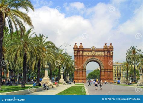 Arc De Triomphe in Barcelona Editorial Photography - Image of monument, architecture: 10796707