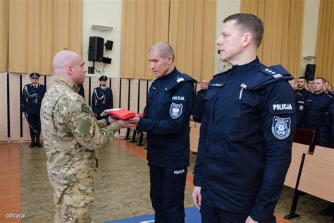 Uroczysta Zbi Rka W Szkole Policji W S Upsku Z Udzia Em Zast Pcy