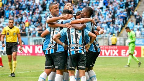 Torcida se revolta derrota e pede saída no Grêmio