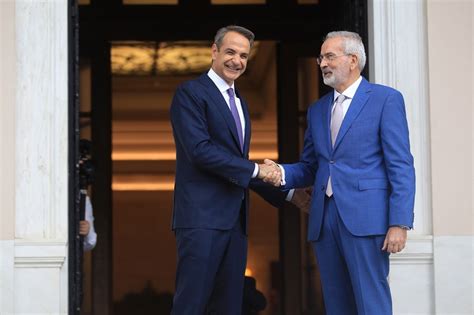 Mitsotakis Recibe El Encargo De Formar Gobierno En Grecia