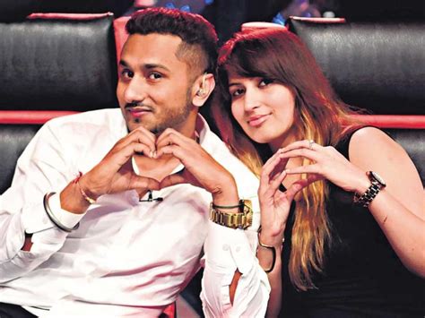 Yo Yo Honey Singh Height Weight Age Wife Affairs And More Starsunfolded