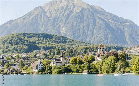 Foto De Spiez Schloss Spiez Schlosskirche Weinberge Niesen