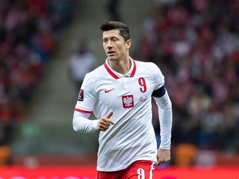 Robert Lewandowski Zdoby Presti Ow Nagrod Wyprzedzi M In Leo