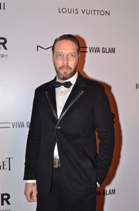 Foto: Por trás da criação das peças À La Garçonne, o estilista