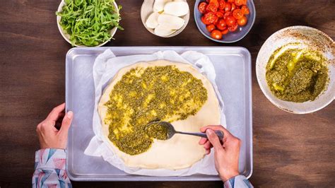 Pesto Pizza Mit Tomate Und Rucola Maggi De