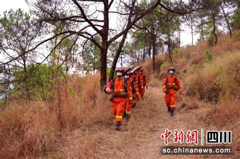 四川森林消防员坚守防火一线守护万家灯火—中国新闻网·四川新闻