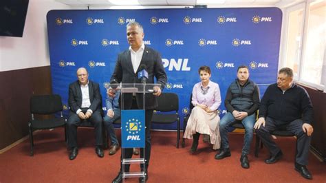 Adrian Ve Tea Pnl Bra Ov I Prezint Candida Ii Pentru Alegerile Locale