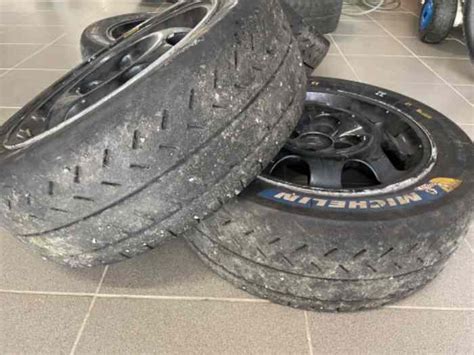 Pneus Michelin 19 58 15 pièces et voitures de course à vendre de