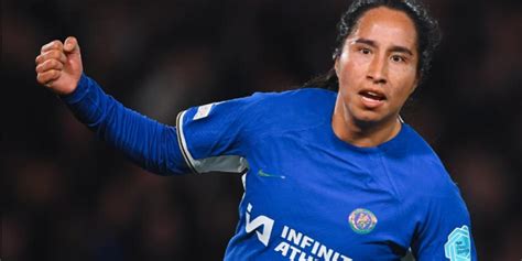 Mayra Ram Rez Se Report Con Gol Para El Chelsea En Amistoso De