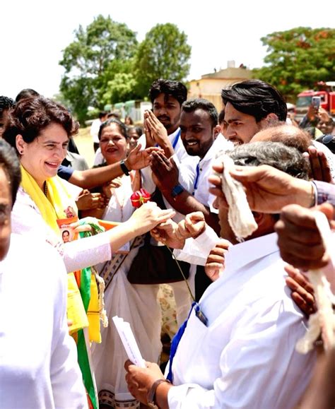 Congress General Secretary Priyanka Gandhi Vadra Being Welcomed