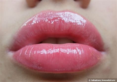 Клубничное настроение с блеском от Lumene Wild Rose Creme Lip Gloss ...
