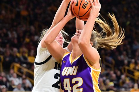 Hawkeye Women Sweep The State Black Heart Gold Pants