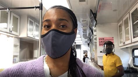 Grey S Anatomy Star Kelly McCreary Gives A Behind The Scenes Set Tour