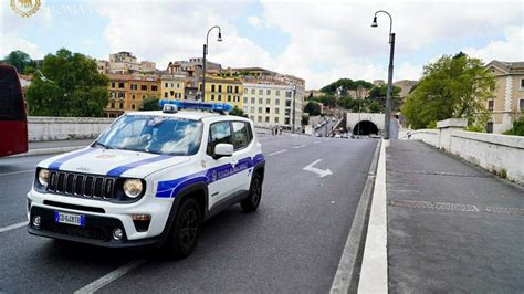 Pantheon Passa Con Il Rosso E D Vita Ad Inseguimento Su Corso