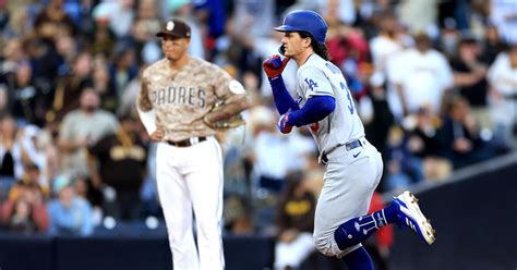 Betts Outman Homer As Dodgers Stun Padres 5 2 Cbs Los Angeles