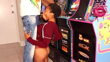 Sexo Mientras Se Juega A La Antigua Usanza XVIDEOS