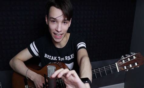 AkStar (АкСтар): Биография артиста - Salve Music