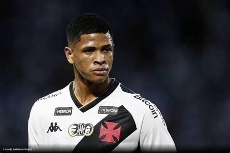 Vasco Encaminha Empr Stimo De Joia Para O Amazonas Ogol Br