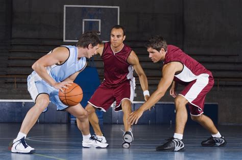 Types of Dribbles in Basketball | Livestrong.com