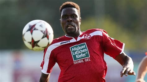 1 FC Kaiserslautern Mohamadou Idrissou Soll Ex Freundin Bedroht Haben