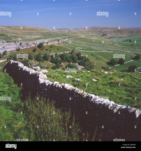 Dry Stone Wall Malham Yorkshire Dales National Park England Stock Photo