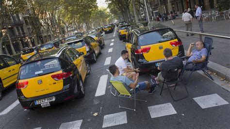 Los Taxistas Mantienen La Huelga Pese A La Oferta De Fomento