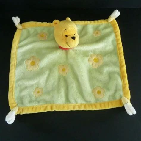 Doudou Plat Disneyland Resort Paris Winnie Vert Jaune Fleur Abeille