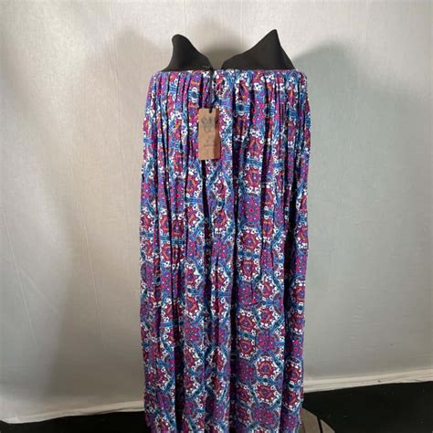 Queen the Label skirt Size 12 Maxi Multicoloured (s)