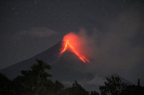 Rockfall Events Recorded In Mayon In Past Hours Abs Cbn News