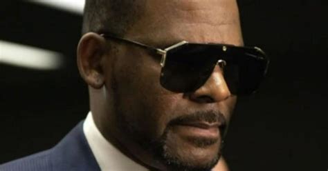 R Kelly Trial Ex Girlfriend Says Singers Manager Suggested They Kill