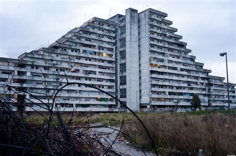 Crollo Di Scampia LItalia Razzista Si Scaglia Contro Napoli