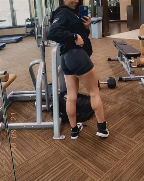 I Just Like The Way The Pants Capture The Booty Nudes YogaPants NUDE PICS ORG