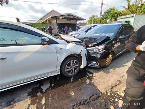 Empat Kendaraan Terlibat Kecelakaan Beruntun Di Kota Malang Diduga