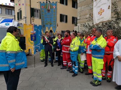 Festa A Sirene Spiegate Due Nuovi Mezzi Per La Misericordia Di Antella