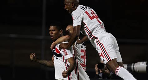 Tricolor Deslancha No Segundo Tempo E Goleia A Chapecoense SPFC