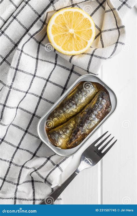 Sardines In Blik Zeevis In Blik Stock Afbeelding Image Of Gezond