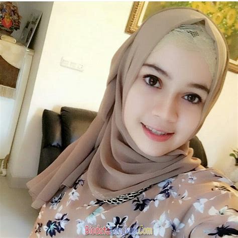 Foto Cewek Cantik Berjilbab Pas Banget Di Jadiin Istri