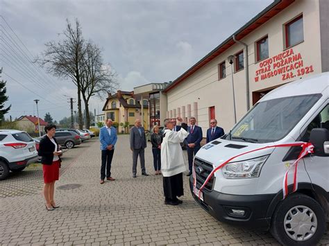 Do gminy Nagłowice trafił 9 osobowy bus przystosowany do przewozu