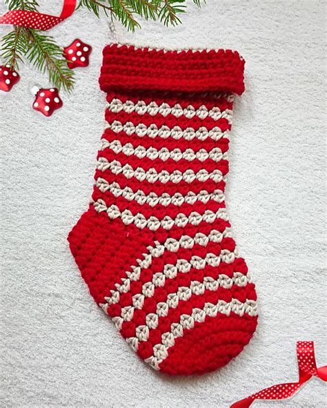 Ravelry Jolly Pebbles Xmas Stocking Pattern By Erangi Udeshika