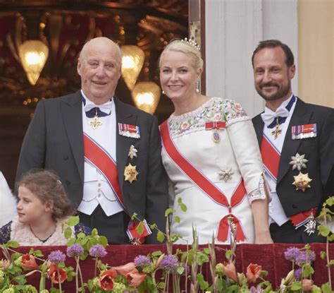 Photo Le Roi Harald Avec Sa Bru La Princesse Mette Marit Et Son Fils