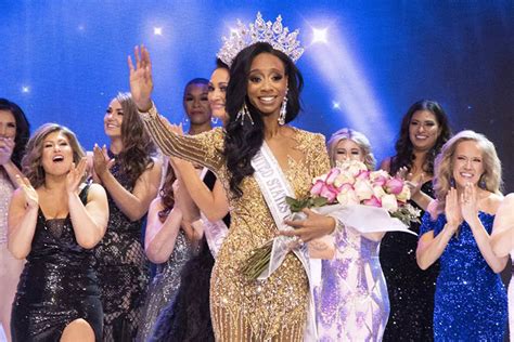 Mtsu Alumna Dixon Crowned United States Of Americas Mrs 2022 In Las