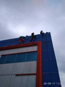 Cuci Kaca Gedung Pt Grakindo Jasa Pembersih Kaca