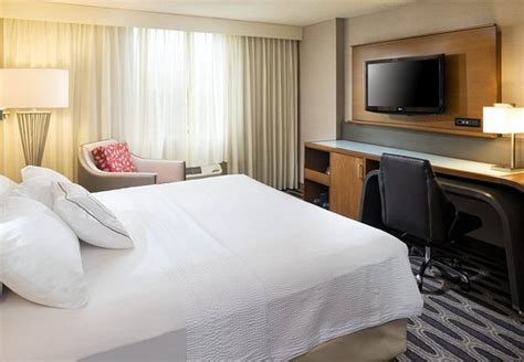 Courtyard By Marriott Minneapolis Downtown 161 ̶2̶1̶7̶ Updated