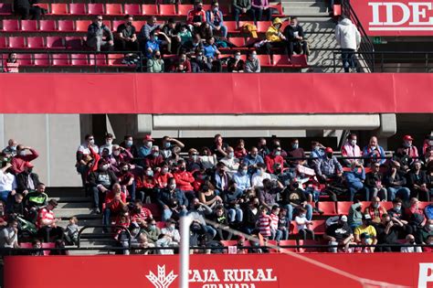 Fotos Encuéntrate en la grada de Los Cármenes en el Granada Mallorca