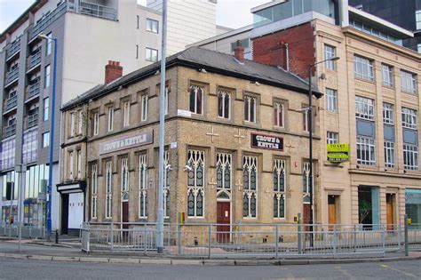 10 Best Pubs in Manchester - Where to Enjoy a Pint in a Traditional ...